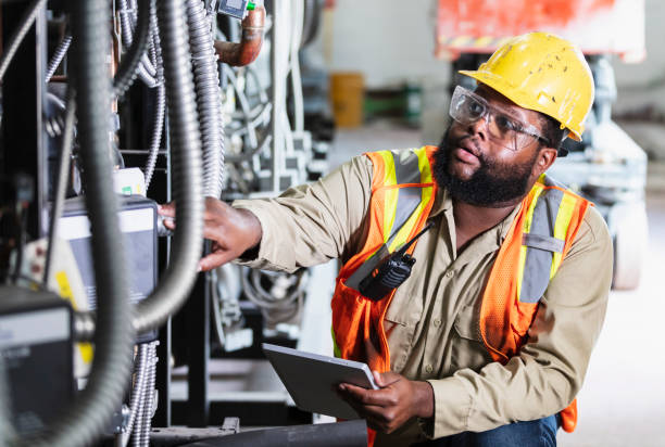 Best Affordable Emergency Electrician  in Diamondhead, MS